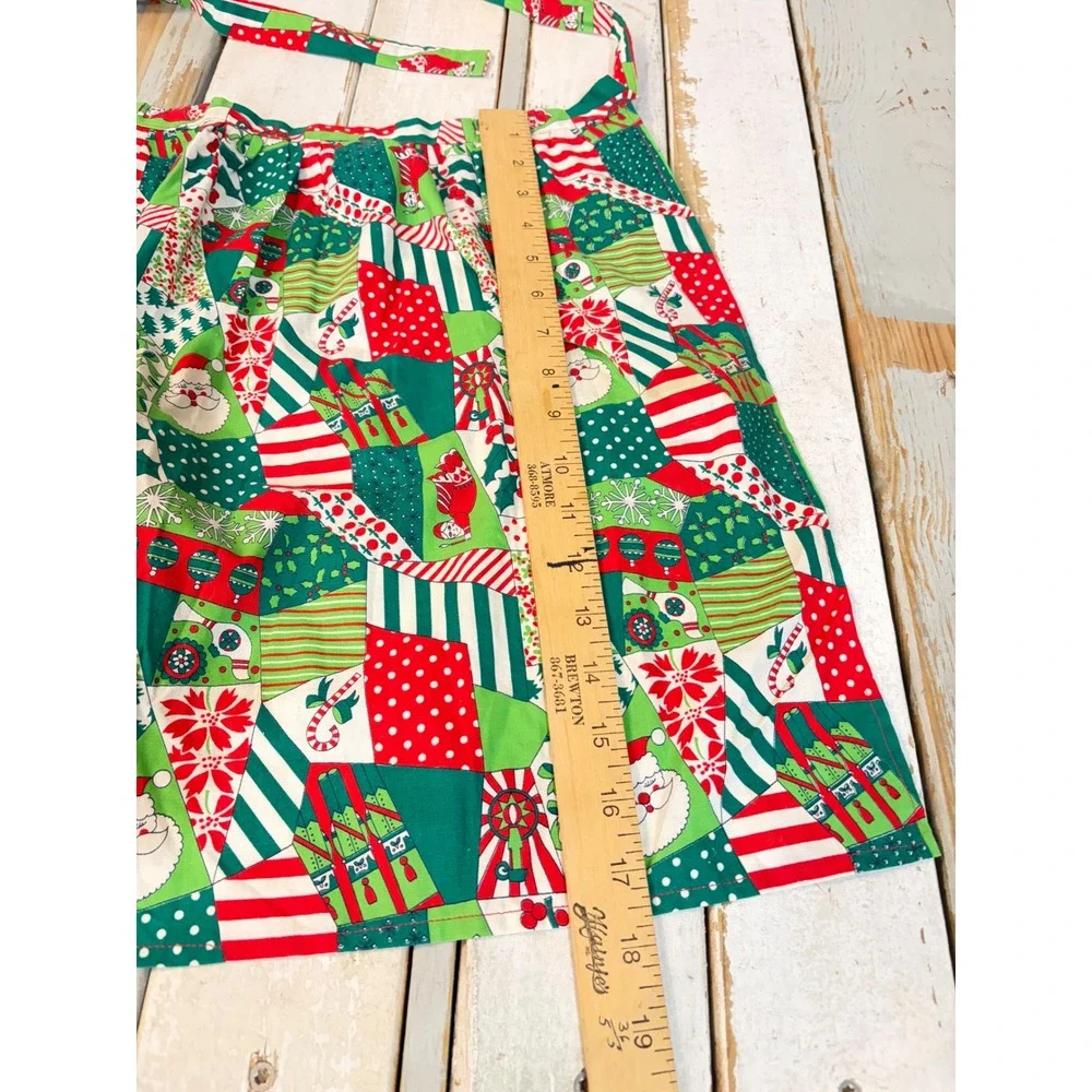 Vintage Christmas Half Apron Santa Patchwork Print Red Green Holiday Hosting